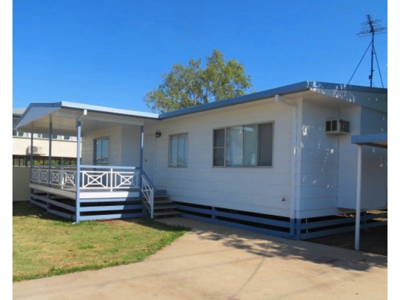2 Round Tree Drive, Emerald QLD 4720