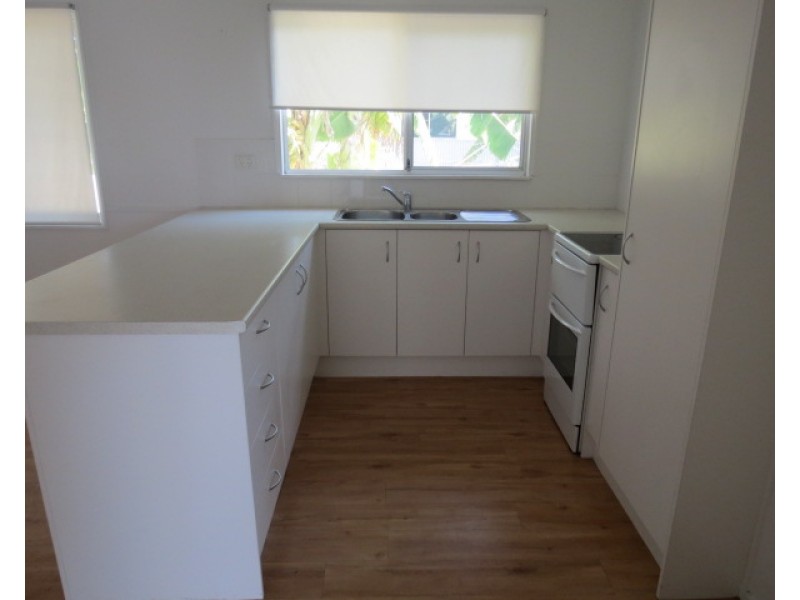 2 Round Tree Drive, Emerald QLD 4720