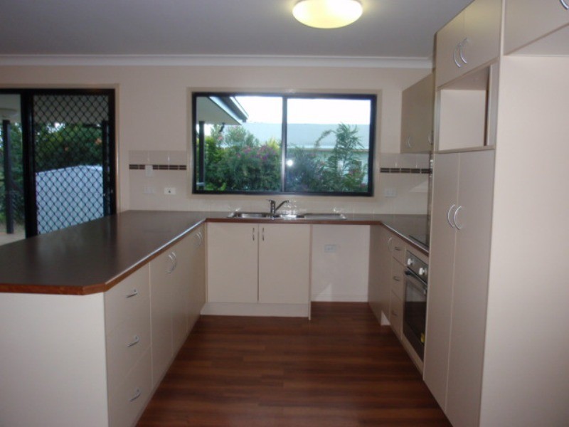 3 Vicki Close, Emerald QLD 4720