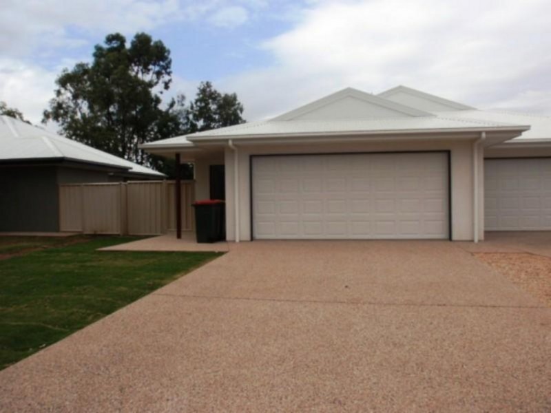 2/9 Paperbark Place, Emerald QLD 4720
