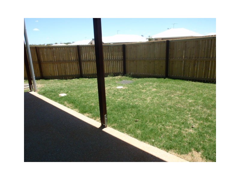 22/8 Hillcrest Street, Emerald QLD 4720