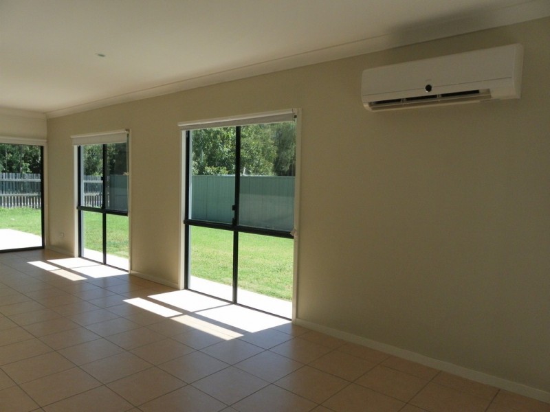 8 Paperbark Place, Emerald QLD 4720