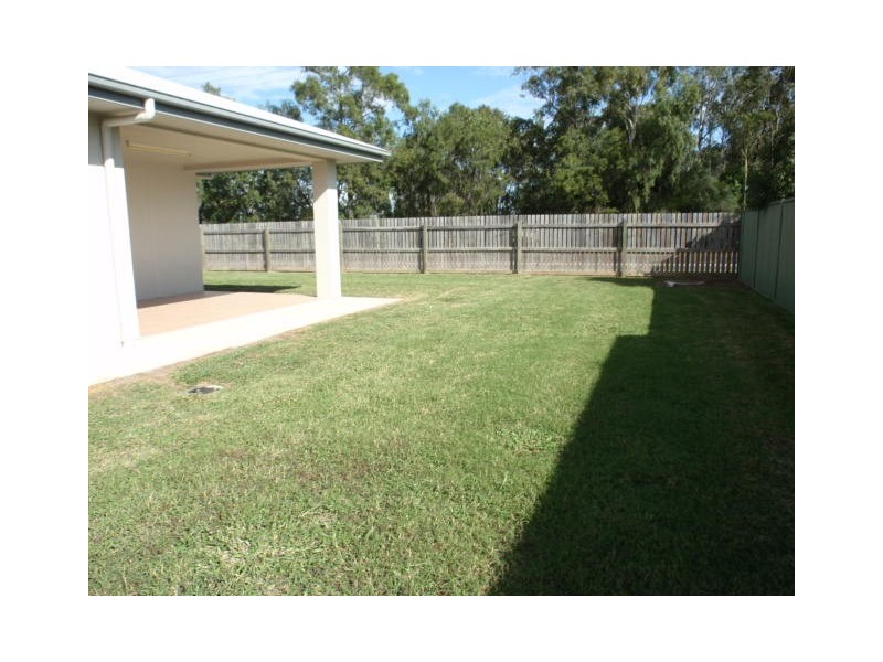8 Paperbark Place, Emerald QLD 4720