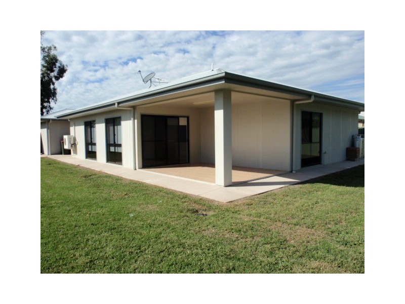 8 Paperbark Place, Emerald QLD 4720
