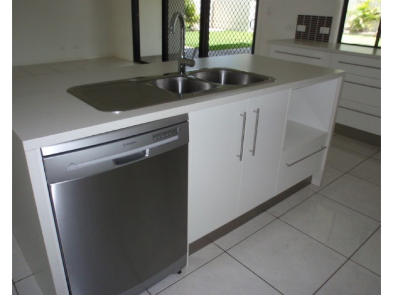 16 Pressler Road, Emerald QLD 4720