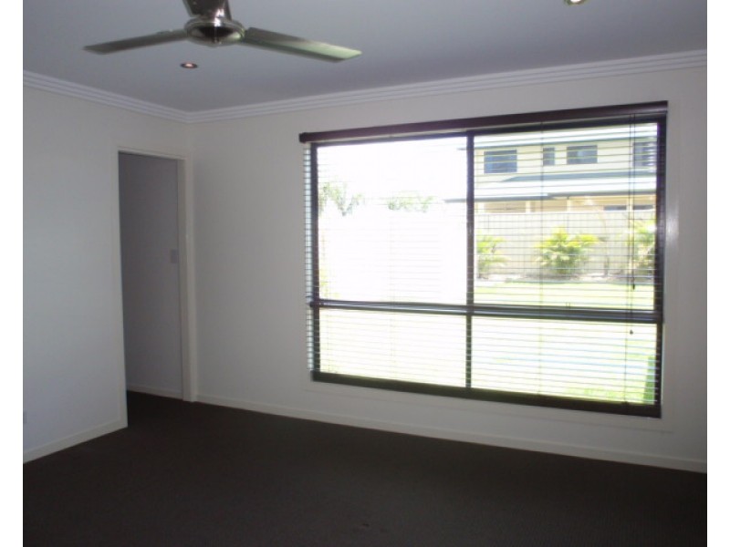 16 Pressler Road, Emerald QLD 4720