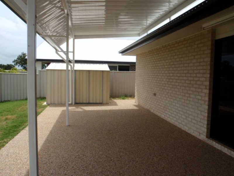 30 Berthun Street, Emerald QLD 4720
