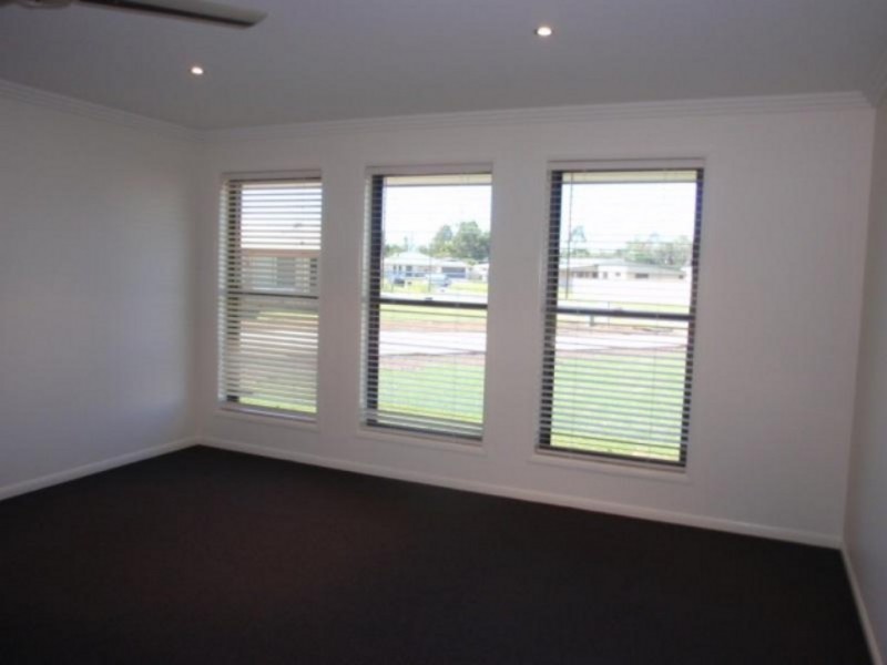 7 Blue Gums Drive, Emerald QLD 4720