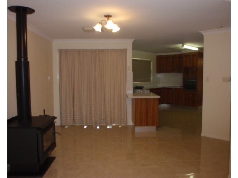 96 Baker Street, Emerald QLD 4720