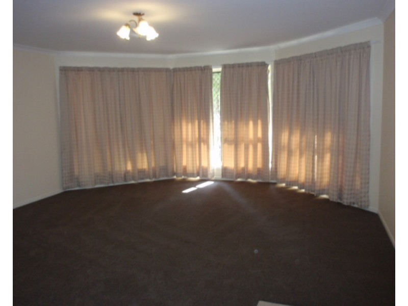 96 Baker Street, Emerald QLD 4720