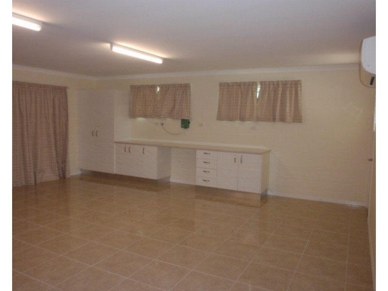 96 Baker Street, Emerald QLD 4720