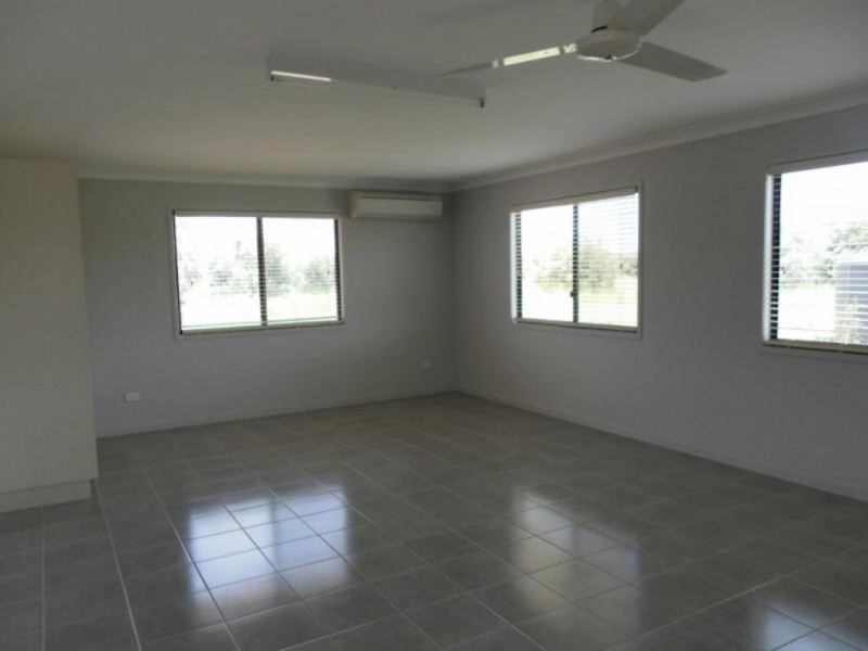 24 Glengallon Road, Emerald QLD 4720