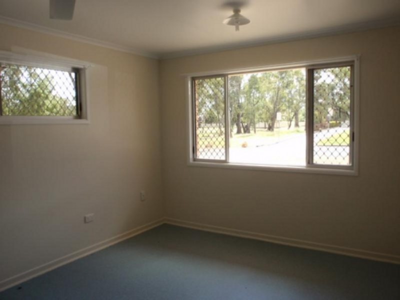11B Cypress Drive, Emerald QLD 4720