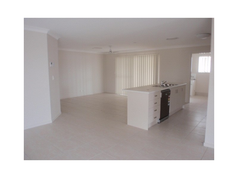 12 Ivers Place, Emerald QLD 4720