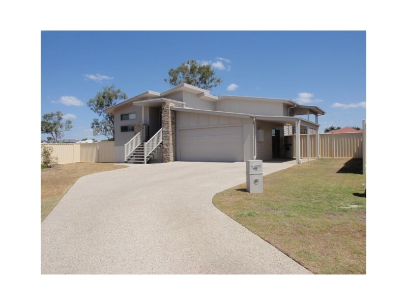 16 Ivers Place, Emerald QLD 4720