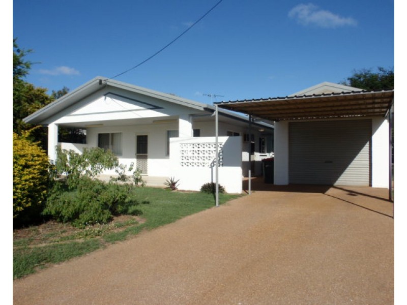 7 Vicki Close, Emerald QLD 4720