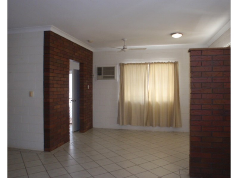 7 Vicki Close, Emerald QLD 4720