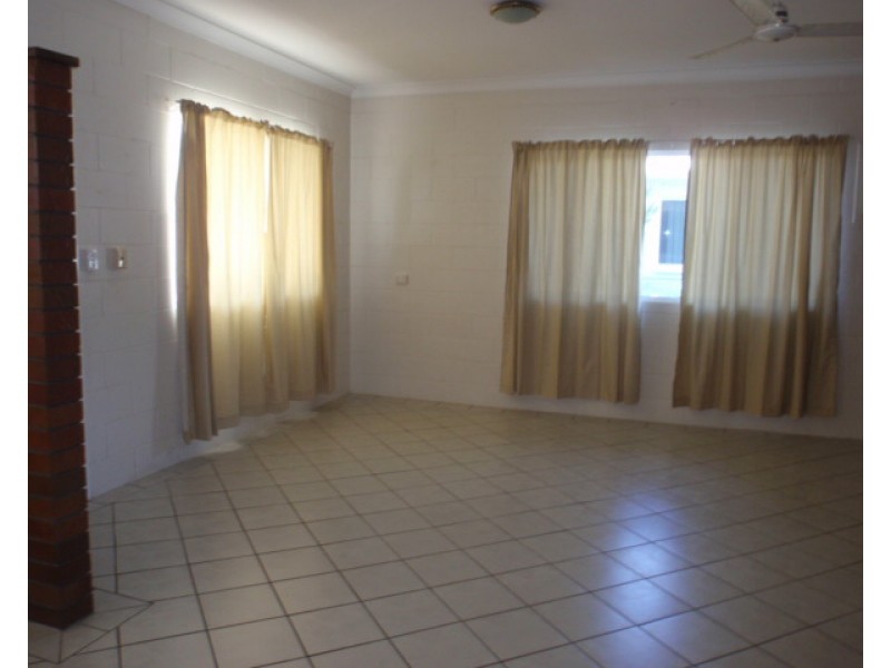 7 Vicki Close, Emerald QLD 4720