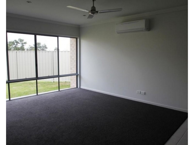 Villa 1 Mooney Crescent (The Vybe), Emerald QLD 4720