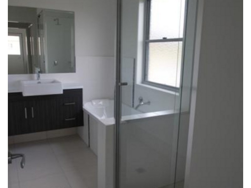 Villa 1 Mooney Crescent (The Vybe), Emerald QLD 4720