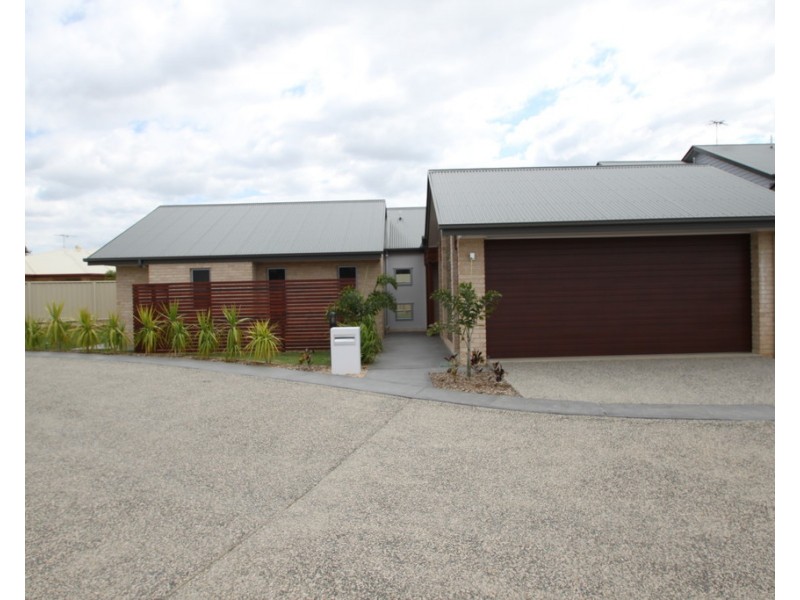 Villa 1 Mooney Crescent (The Vybe), Emerald QLD 4720