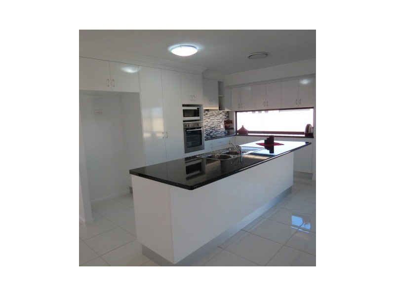 1 Sewell Street, Emerald QLD 4720