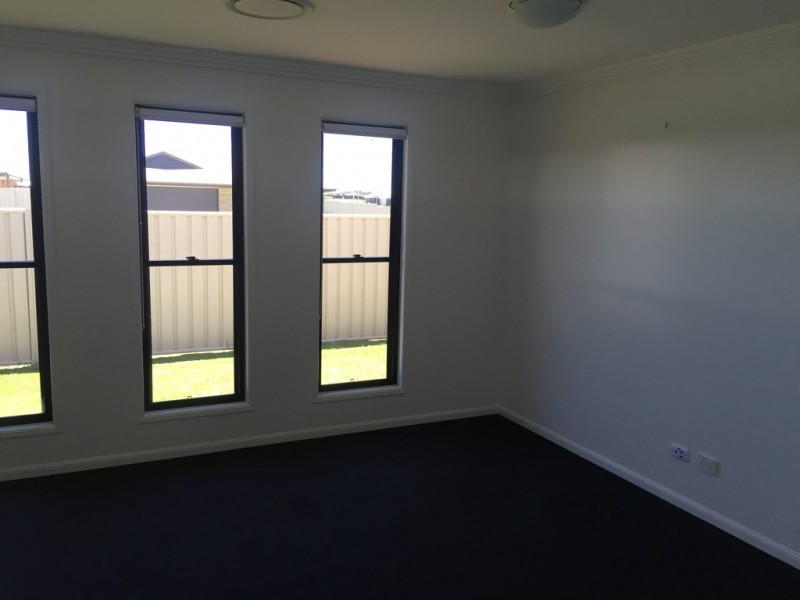 1 Sewell Street, Emerald QLD 4720