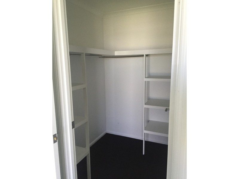 1 Sewell Street, Emerald QLD 4720