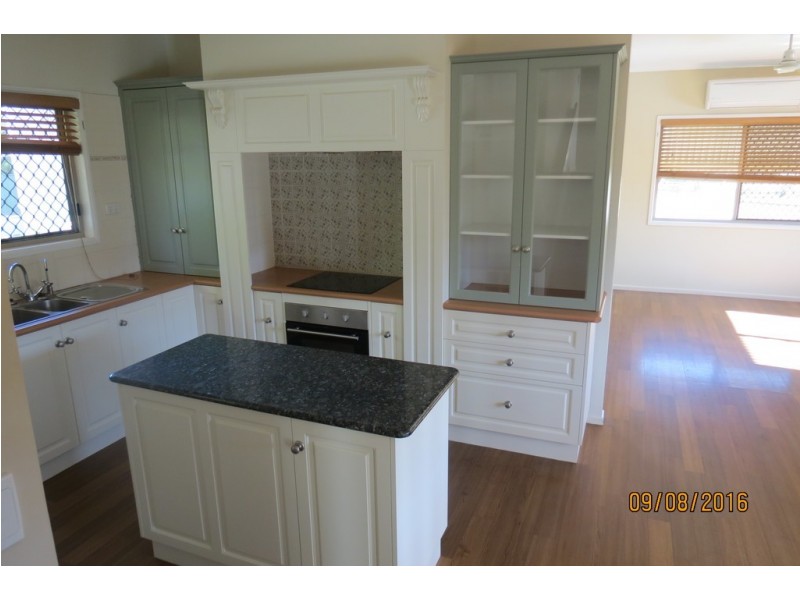 7 Andrea Place, Emerald QLD 4720