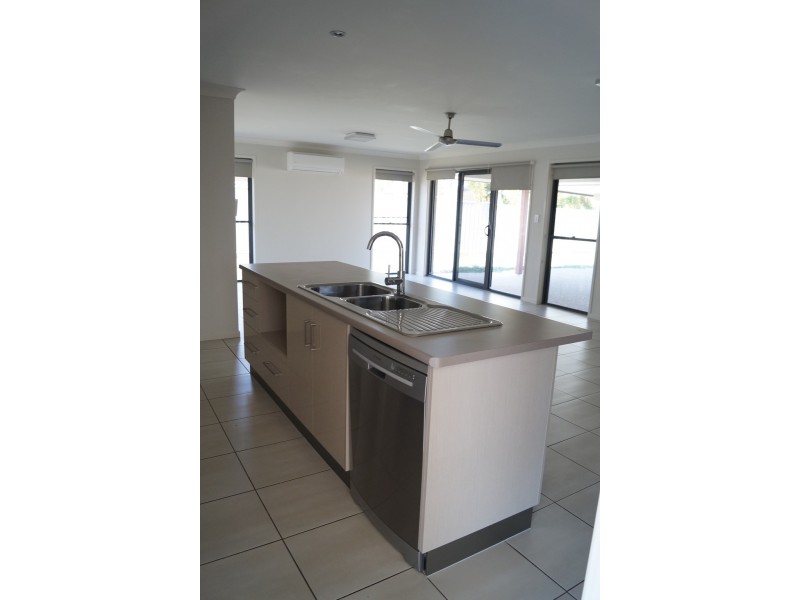 8 Newman Drive, Emerald QLD 4720