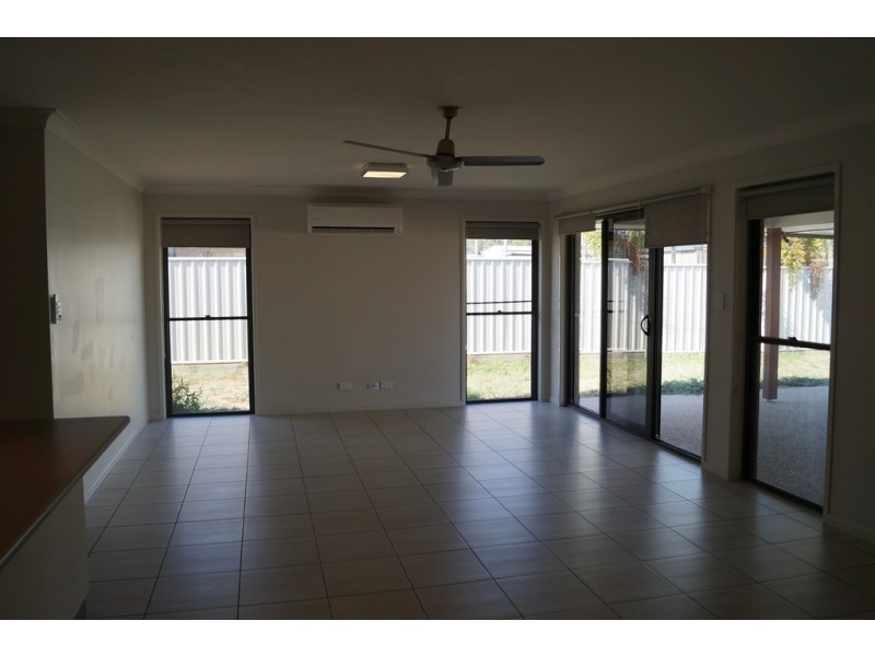 8 Newman Drive, Emerald QLD 4720