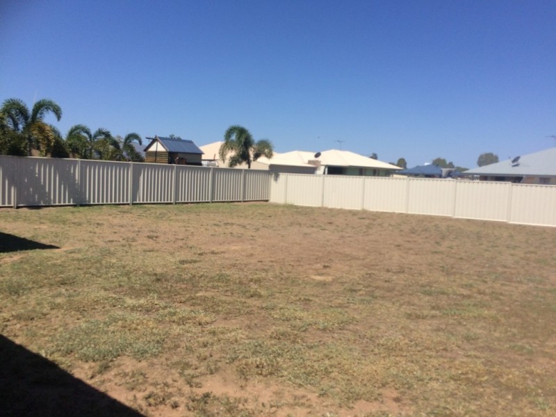 8 Newman Drive, Emerald QLD 4720