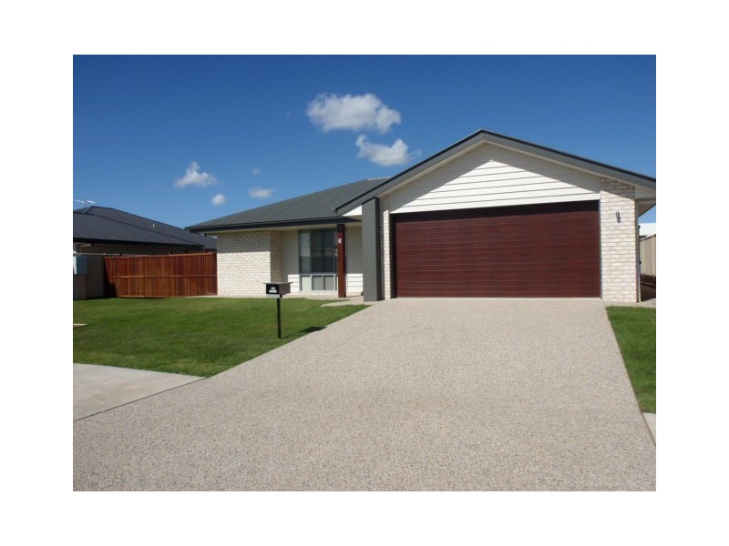 2/13 Kassidy Drive, Emerald QLD 4720