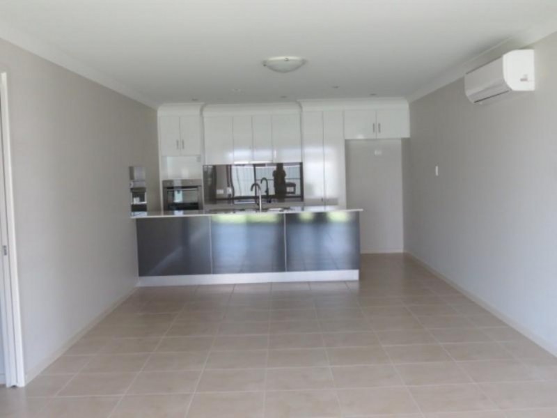 2/13 Kassidy Drive, Emerald QLD 4720