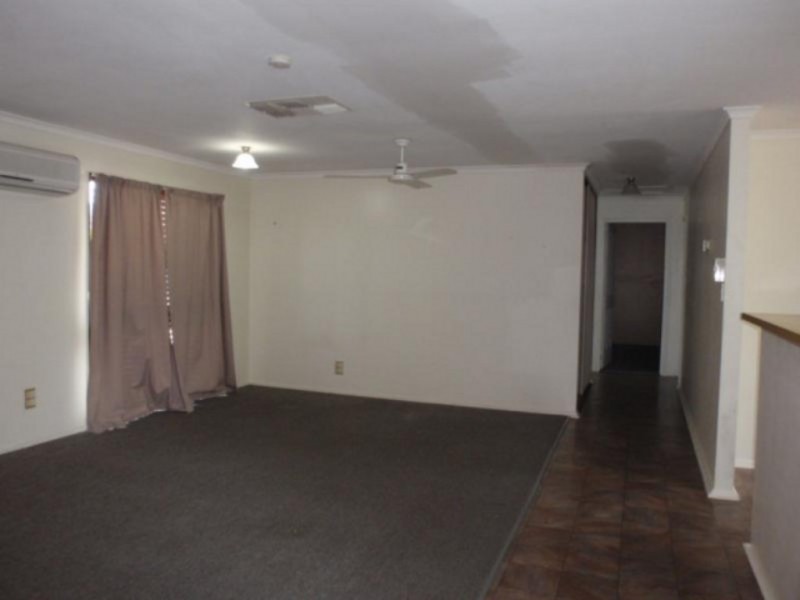 1 Mellish Crescent, Emerald QLD 4720
