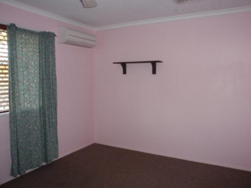 1 Mellish Crescent, Emerald QLD 4720