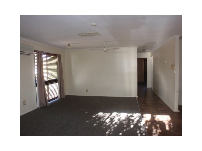 1 Mellish Crescent, Emerald QLD 4720