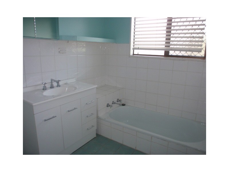 1 Mellish Crescent, Emerald QLD 4720