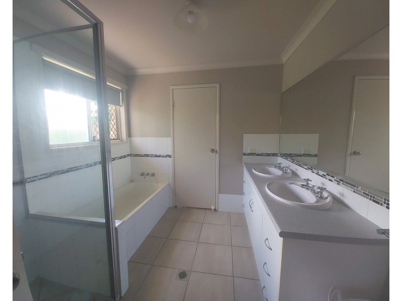 7 Louisa Court, Emerald QLD 4720