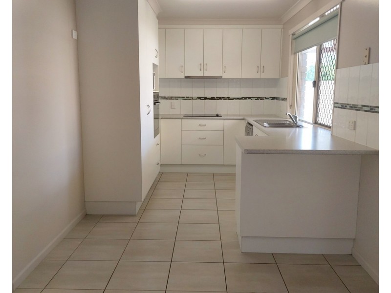 7 Louisa Court, Emerald QLD 4720