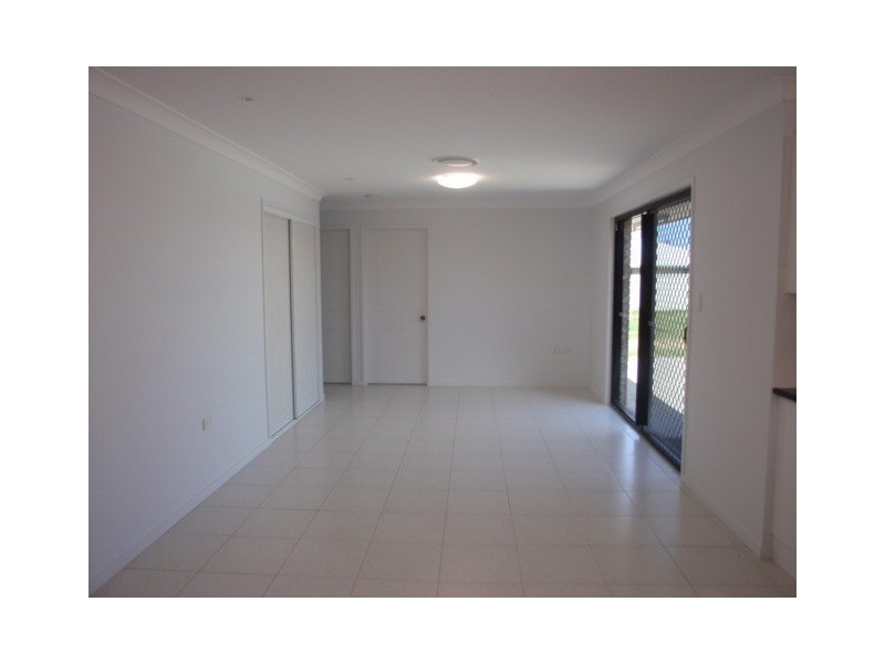 22 Mayfair Drive, Emerald QLD 4720