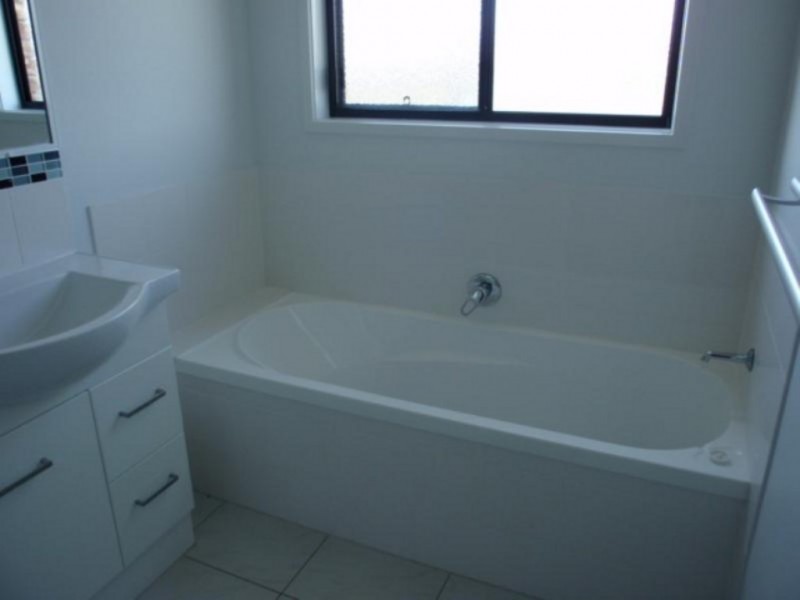 22 Mayfair Drive, Emerald QLD 4720