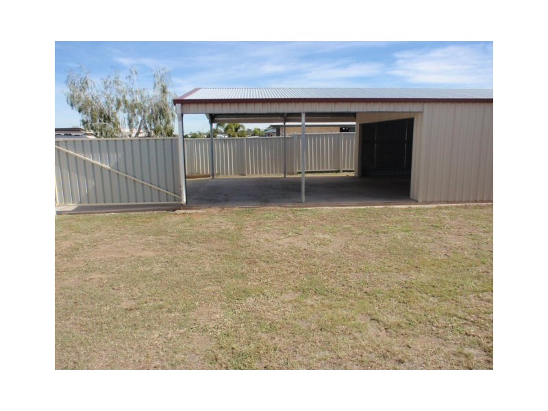 22 Mayfair Drive, Emerald QLD 4720