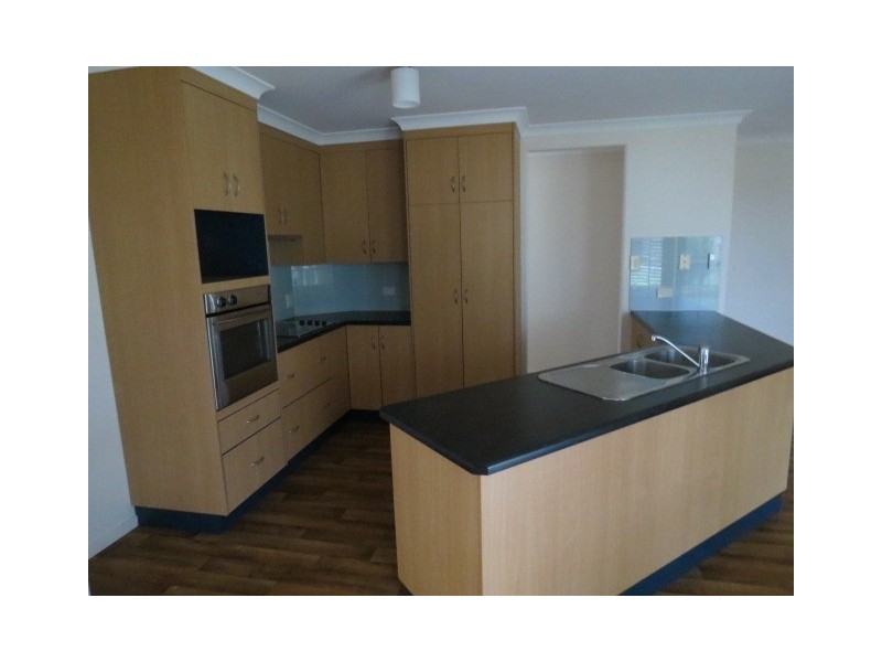 1 Kaitlyn Place, Emerald QLD 4720