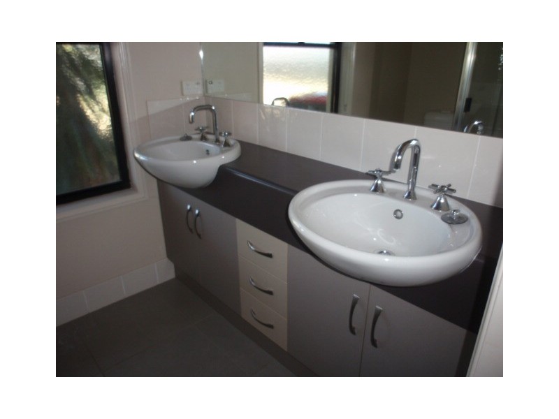 3 Carrington Street, Emerald QLD 4720