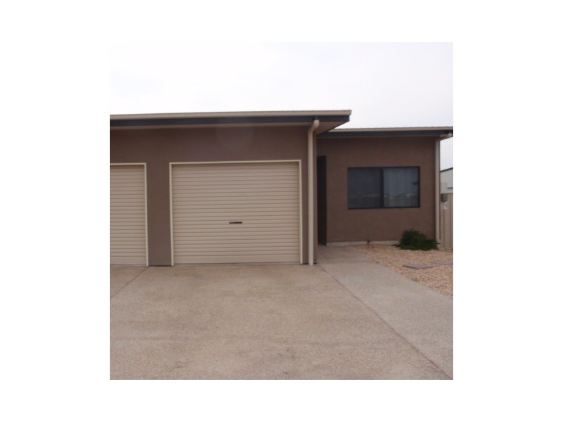 1/17 Charlton Street, Emerald QLD 4720