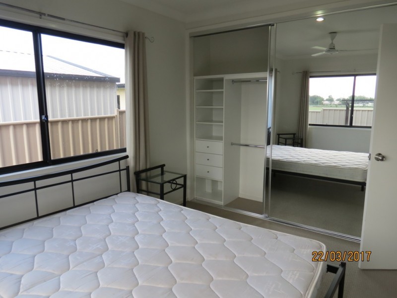 1/17 Charlton Street, Emerald QLD 4720