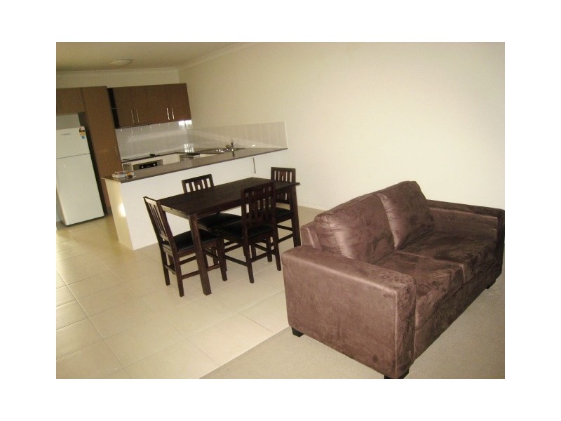 1/17 Charlton Street, Emerald QLD 4720