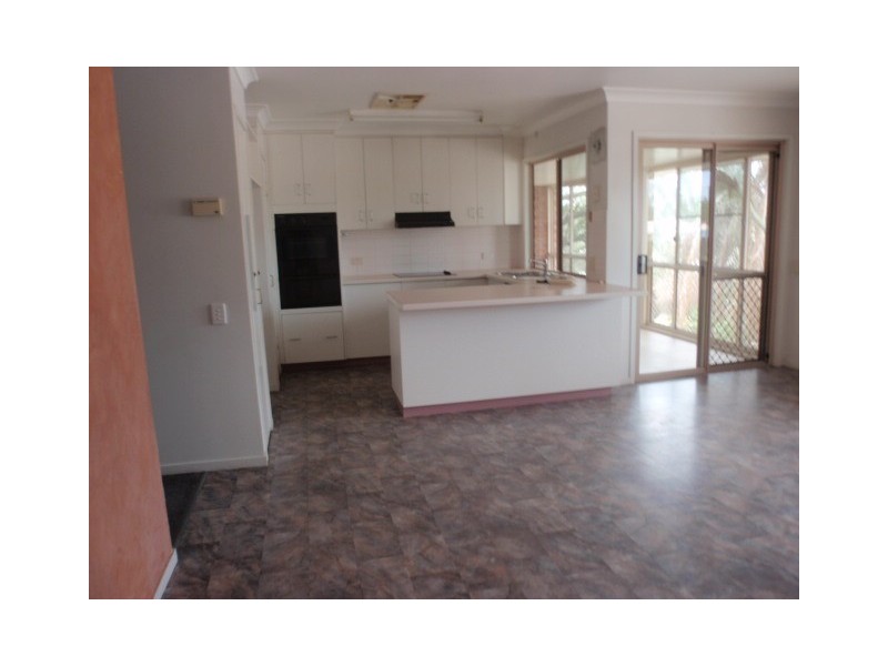 3 Chalmers Crescent, Emerald QLD 4720