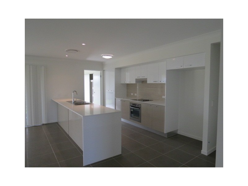 5 Canterbury Street, Emerald QLD 4720